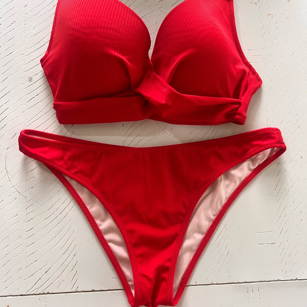 NWOT red underwire bikini 34D top M bottom